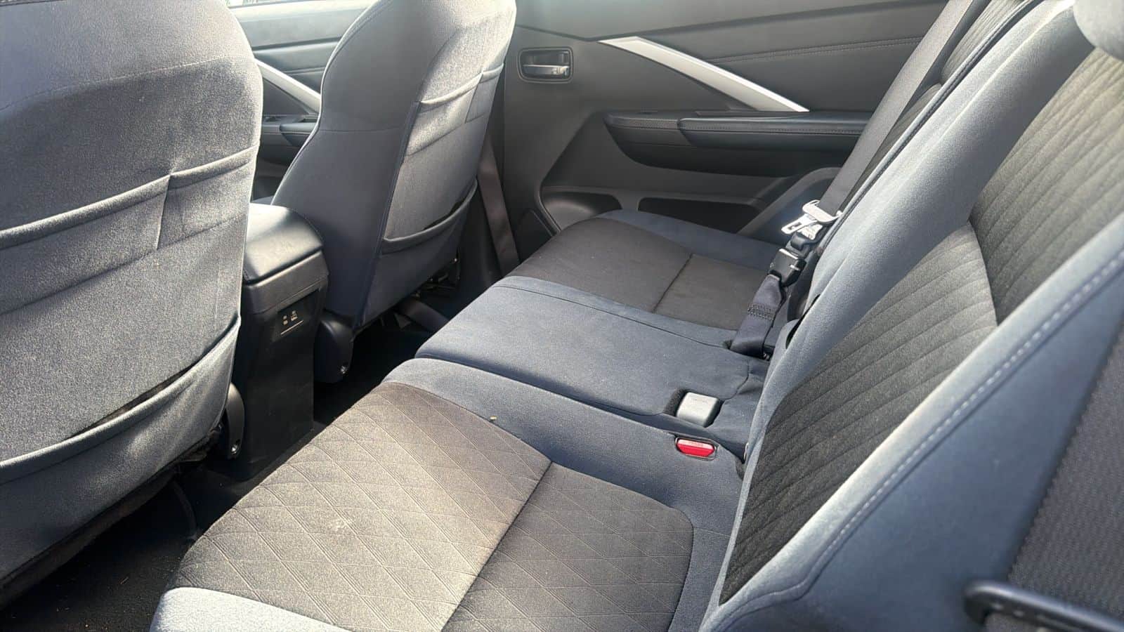 16830 DC 24 – Mitsubishi Xpander Cross – Registration Fee: Rs 200 - Image 4