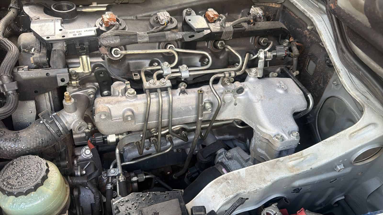 2748 MR 20 – Toyota Hiace – Registration Fee: Rs 200 - Image 8