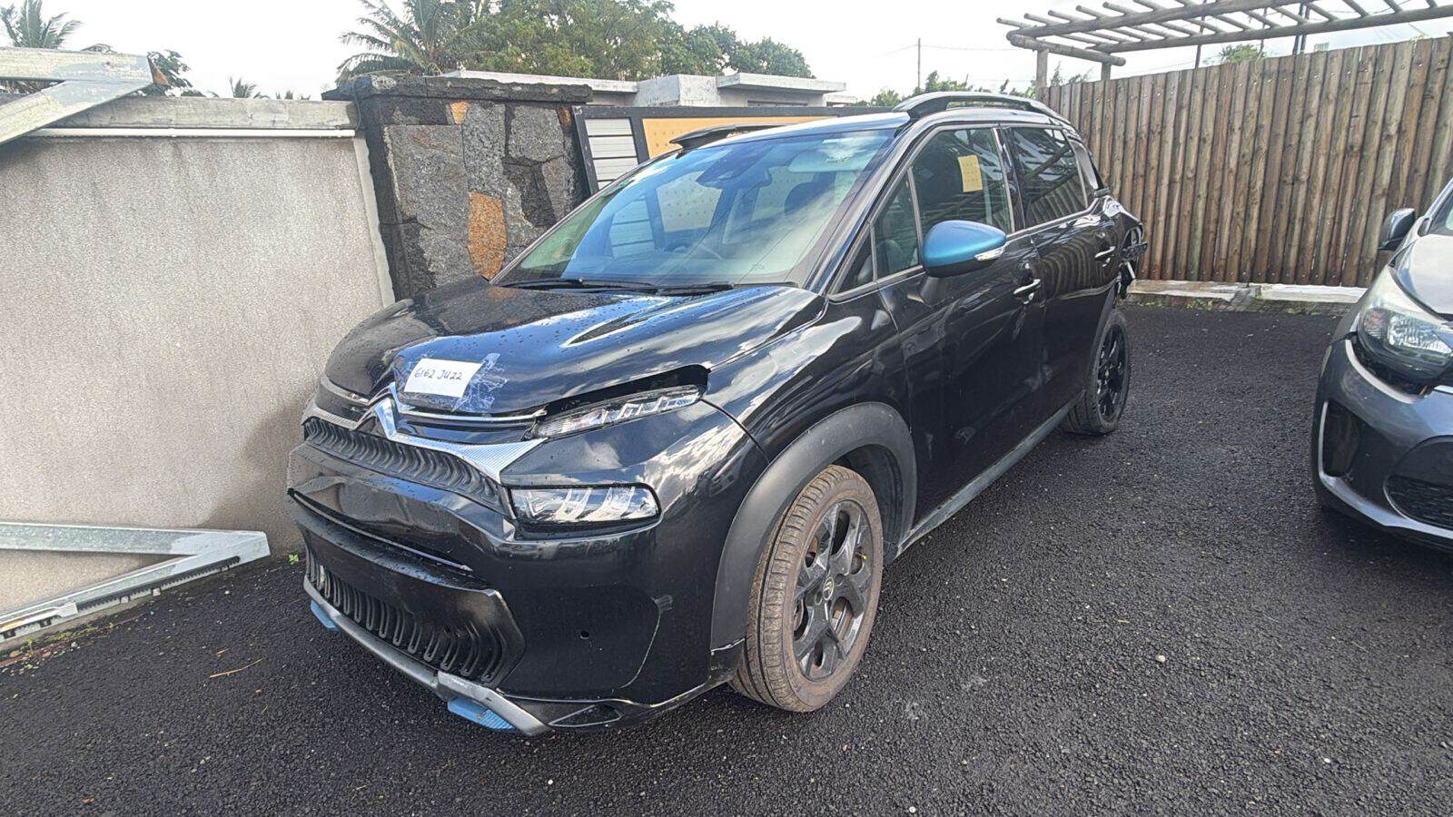 6162 JU 22 – Citroen C3 Aircross – Registration Fee: Rs 200