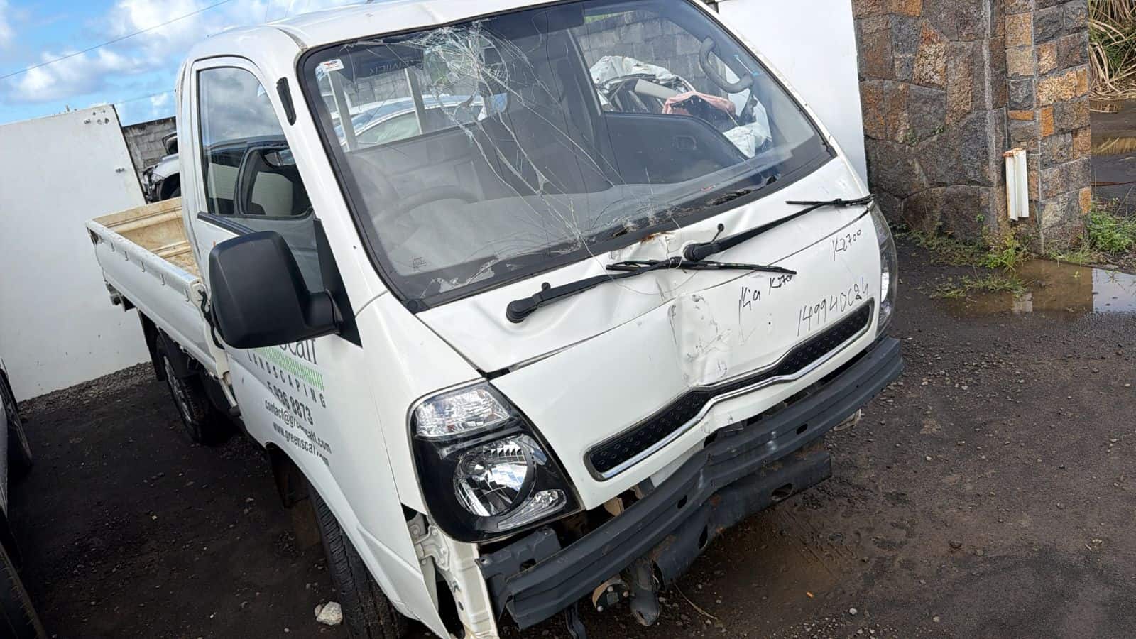 14994 OC 24 – Kia K2700 Truck – Registration Fee: Rs 200