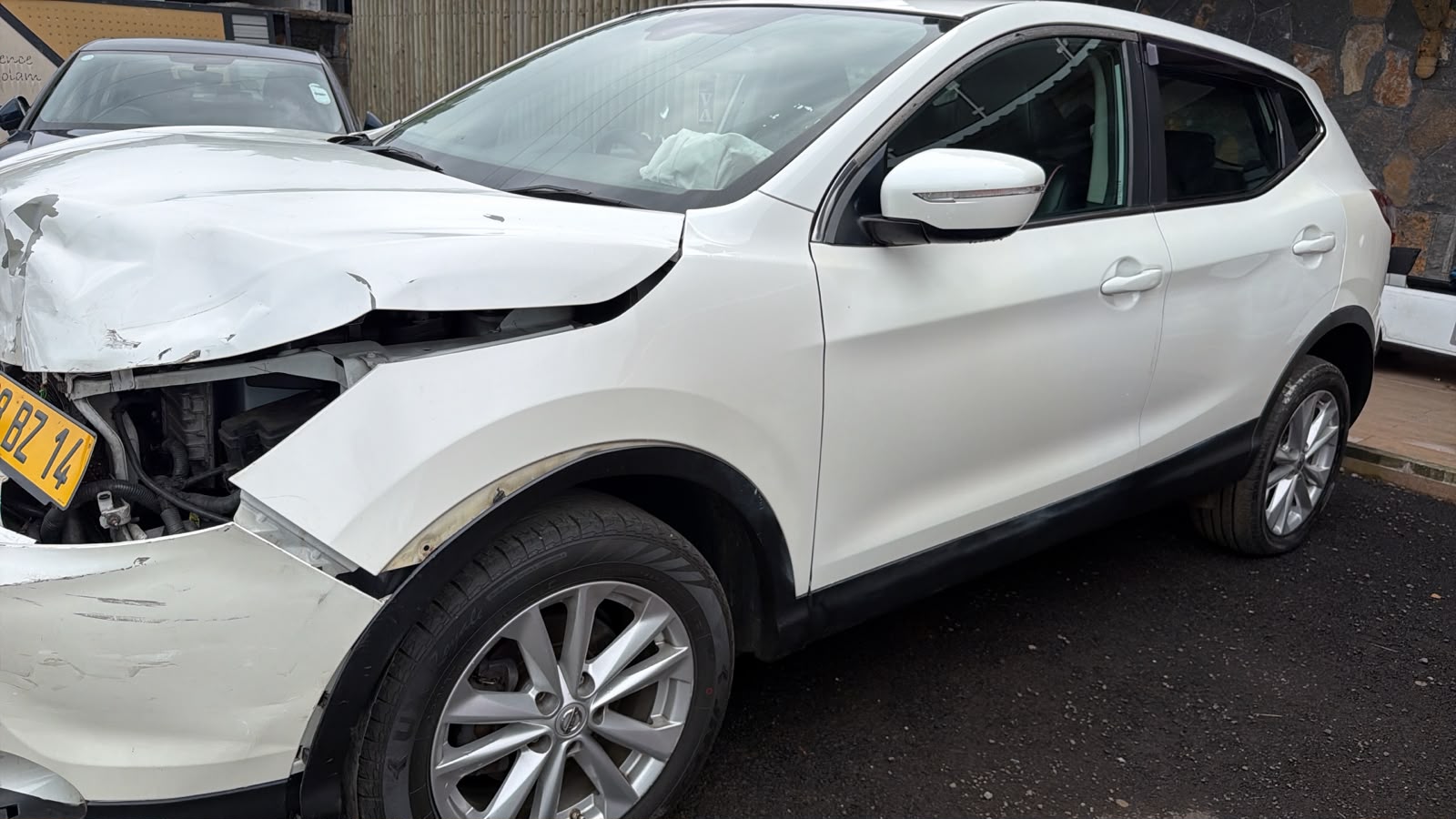 5298 BZ 14 – Nissan Qashqai Acenta – Registration – Rs 200